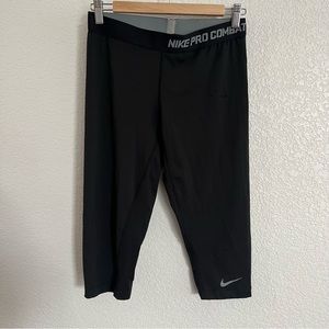 Nike Pro Combat Dri-Fit Compression Leggings - Capri length - Black - Large